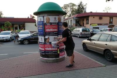 Najlepsze wyklejanie plakatów w Dąbrowie Górniczej, z którym Twoja reklama będzie widoczna wszędzie.